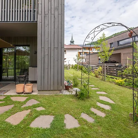 Talbach Garden - By Mynests